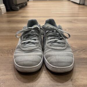 Puma Men's Light Gray Sneakers